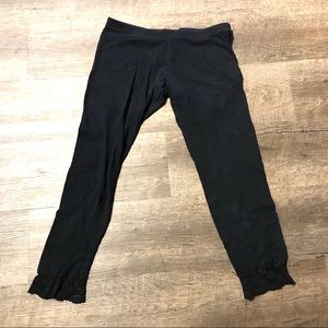 Lightweight Cropped Leggings with Lace Hem
